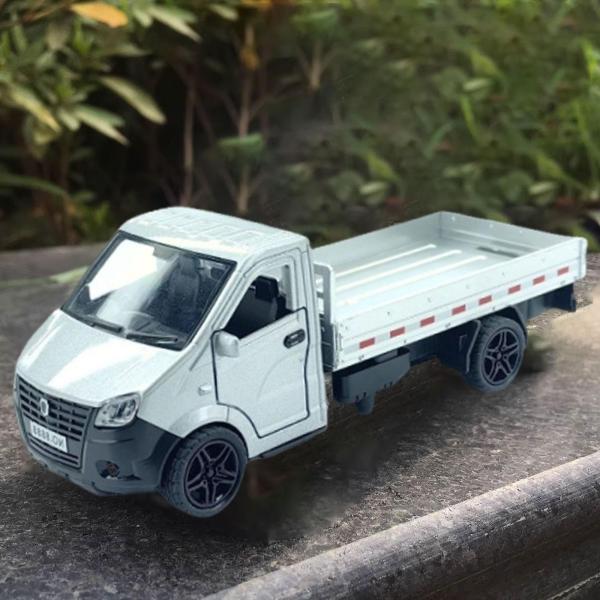 1/36スケール 合金製トラックモデル 3ドア開閉可能 子供用おもちゃ 実用的 プレミアム シミュレーション 軽量 耐久 男の子 女の子