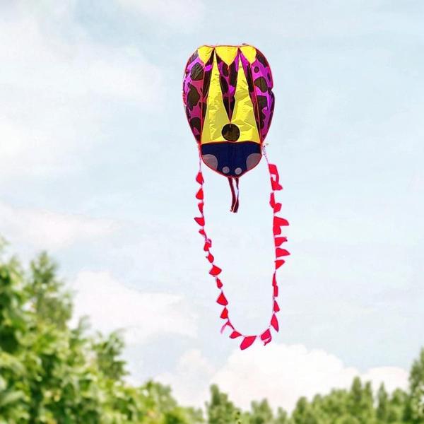 庭の遊び場の男の子の女の子のためのてんとう虫のソフトカイトポータブル動物型のカイト