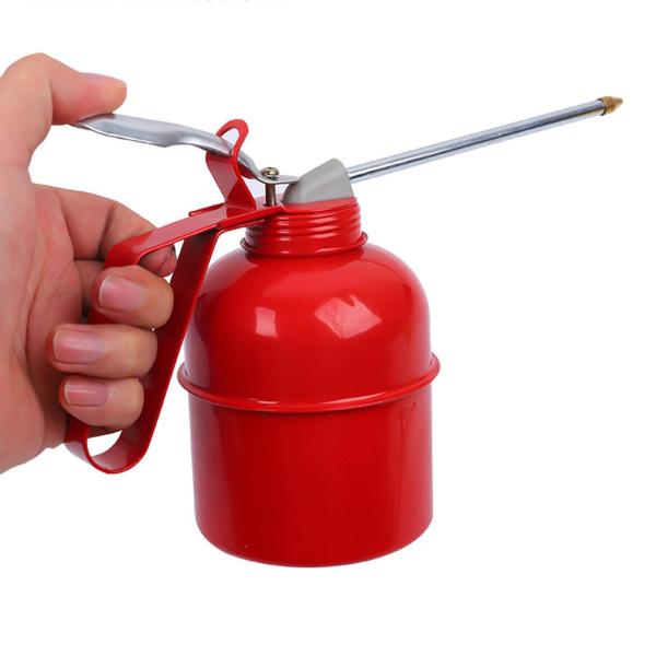 ハンドポンプ式オイラー缶 ロングスパウト オイルスプレー缶 自動車 家庭メンテナンス用 500ml レッドメタル缶
