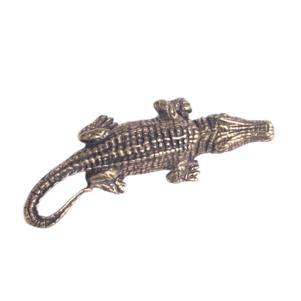 真鍮の動物の彫像 真鍮のワニの置物 ホームガーデンの装飾 金属製のミニチュアの机の装飾 動物の彫像の装飾 ミニチュアの置物