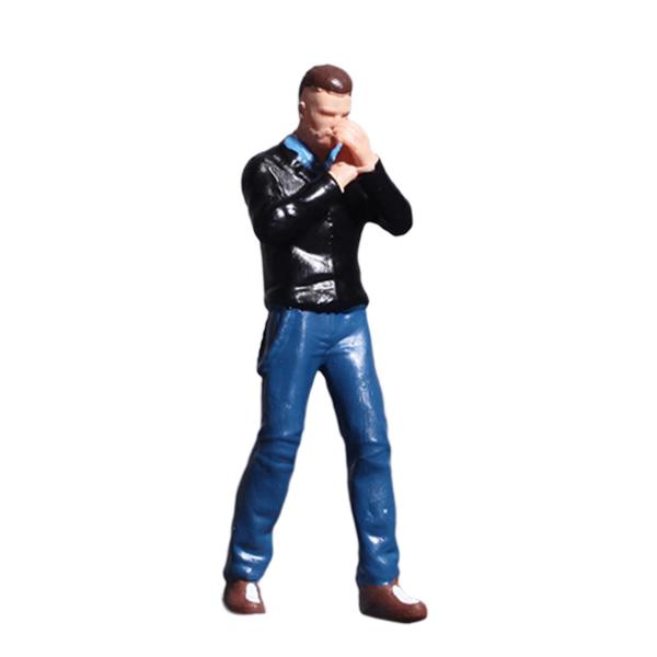 1:64スケールの人物像樹脂ジオラマストリート人物像DIYシーン用ジャケットを着た男性