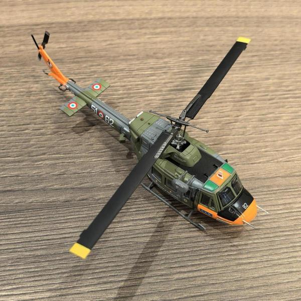 1/100 ヘリコプター模型飛行機 おもちゃ 装飾 ギフトコレクション