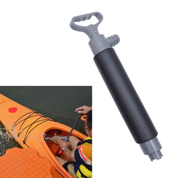 カヌーとオールとハンドポンプとカヤック用のキャリア