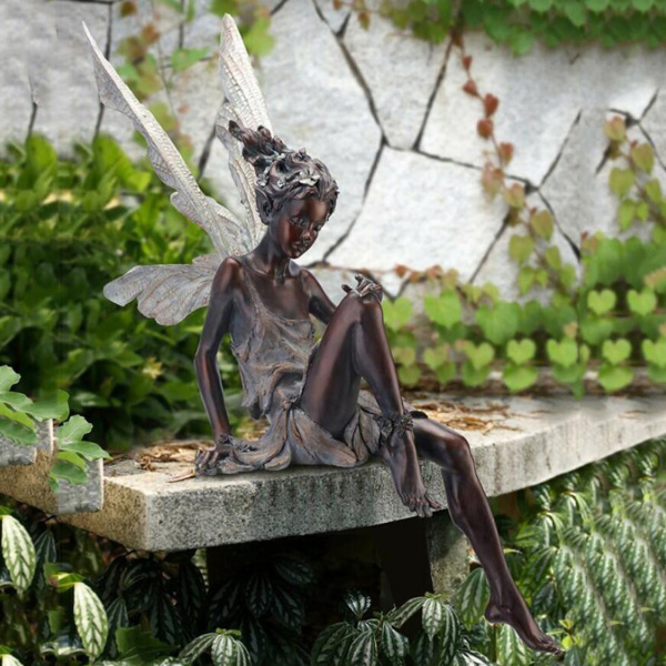 座っている妖精の像噴水池レッジ妖精と翼の庭の彫像ホームシェルフ置物裏庭パティオ耐候性彫刻｜stk-shop｜03