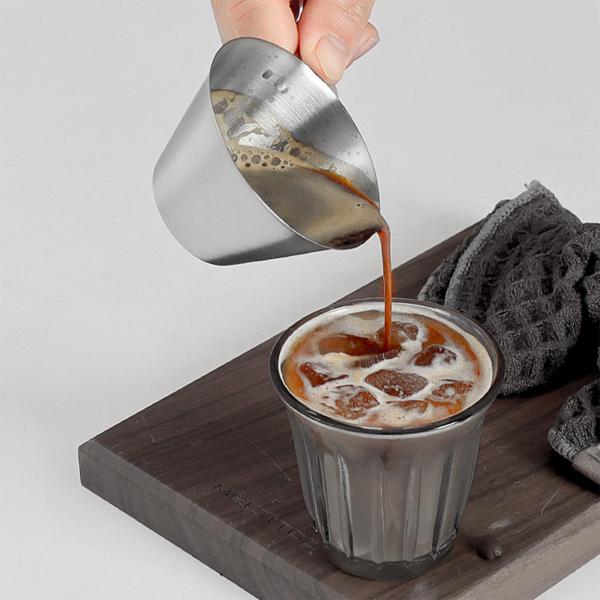 レストランのためのスケールのハンドルのコーヒー・マグの計量カップが付いている100mlのエスプレッソの計量カップ