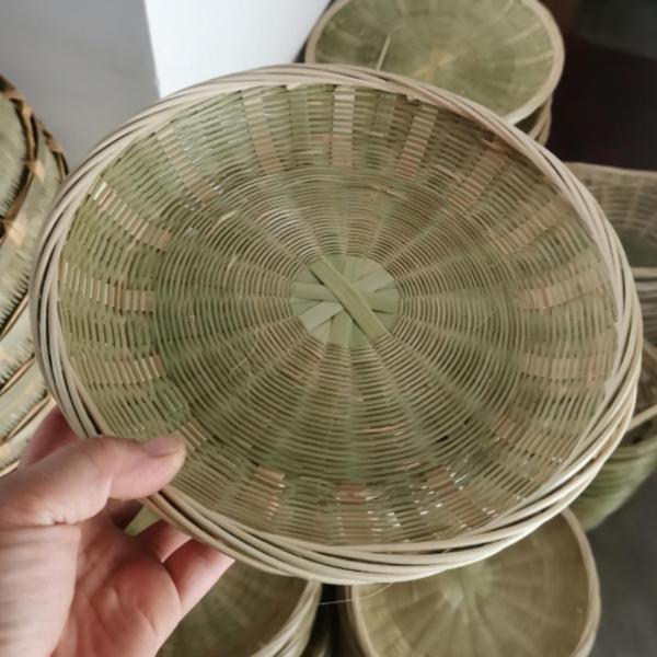 竹バスケット 高脚ベース付き 竹編みパンバスケットトレイ DIY 装飾フルーツパンバスケット 籐収納バスケット 屋外用