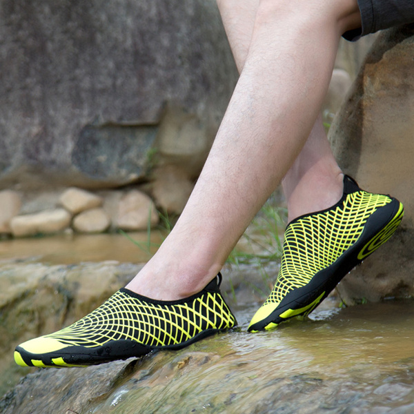 男女用 ウォーターシューズ スポーツ 靴 ゴム製 吸汗 速乾 通気 超軽量 抗菌 全２色９サイズ