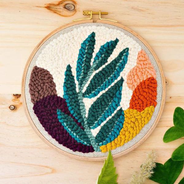 刺しゅう枠  刺繍フープセット 針セット 木製ハンドル 刺繍キット 刺〓ツール DIY縫製刺〓用ツール パンチ針 初心者向け 使いやすい