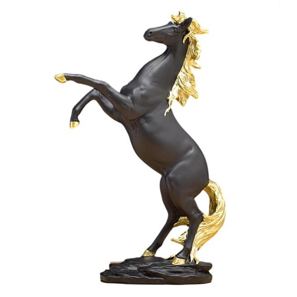 現代のギャロッピング馬の像の装飾コレクション、寝室のベッドサイドの