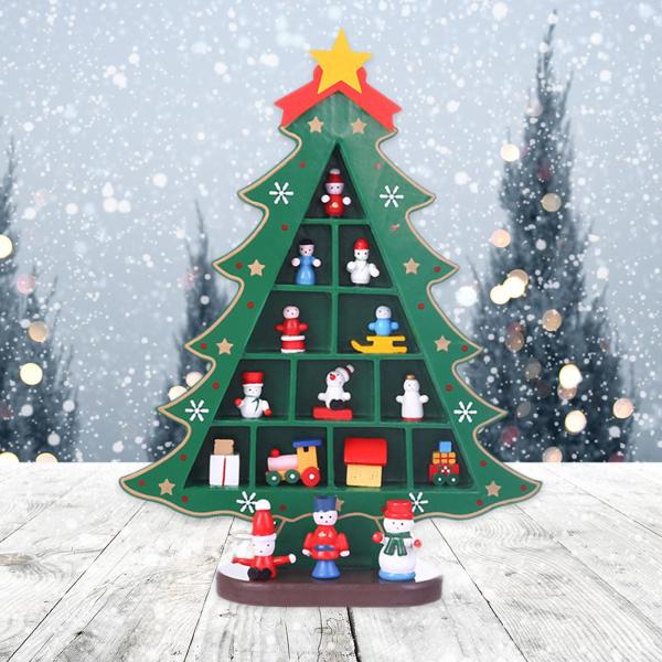 木製のクリスマスツリーの装飾品ウィンドウショップディスプレイミニチュアホリデーデコレーション棚暖炉明けましておめでとうメリークリスマスホーム