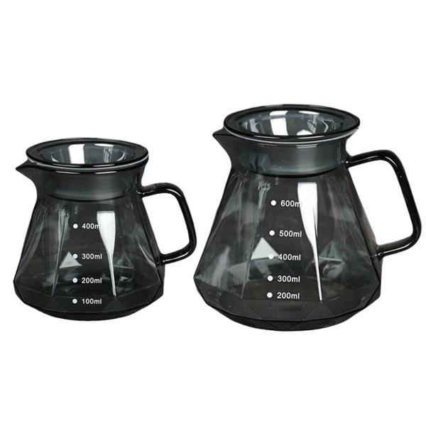 ガラスはコーヒーポットコーヒーメーカーティーポットコーヒードリッパーに注ぐ