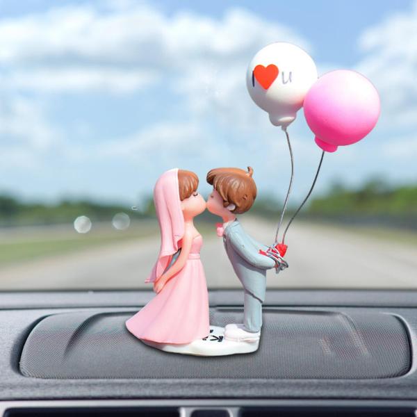 かわいい車の装飾、素敵なカップルの車の装飾、かわいい漫画のカップルのアクションフィギュア、置物バルーンオーナメント自動車インテリアダッシュボ