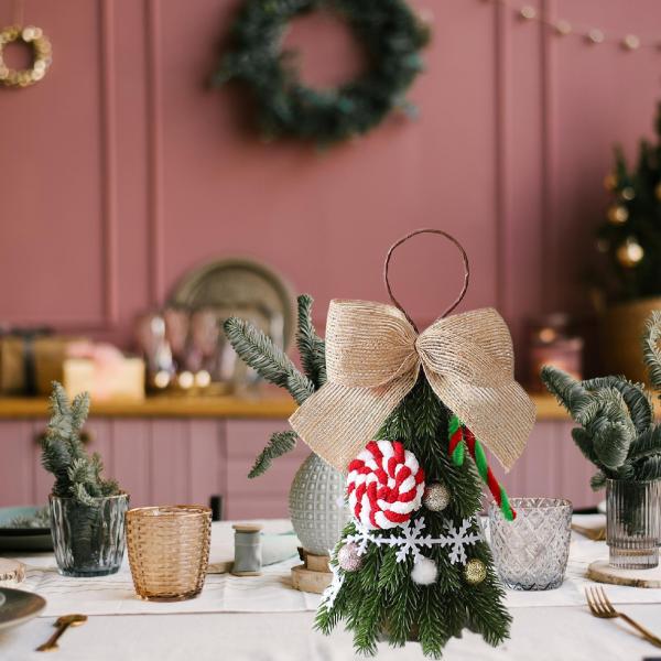 小さな人工クリスマスツリーオーナメント クリスマスデスクデコレーション 寝室 ホームデコレーション 吊り下げフープ付き お祭り ホリデー用