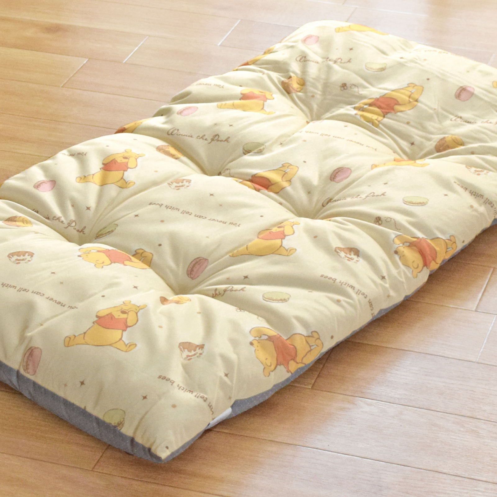 キャラクター座布団 黄色 フリース素材 キャラクター座布団 黄色 フリース素材 キャラクター座布団 黄色