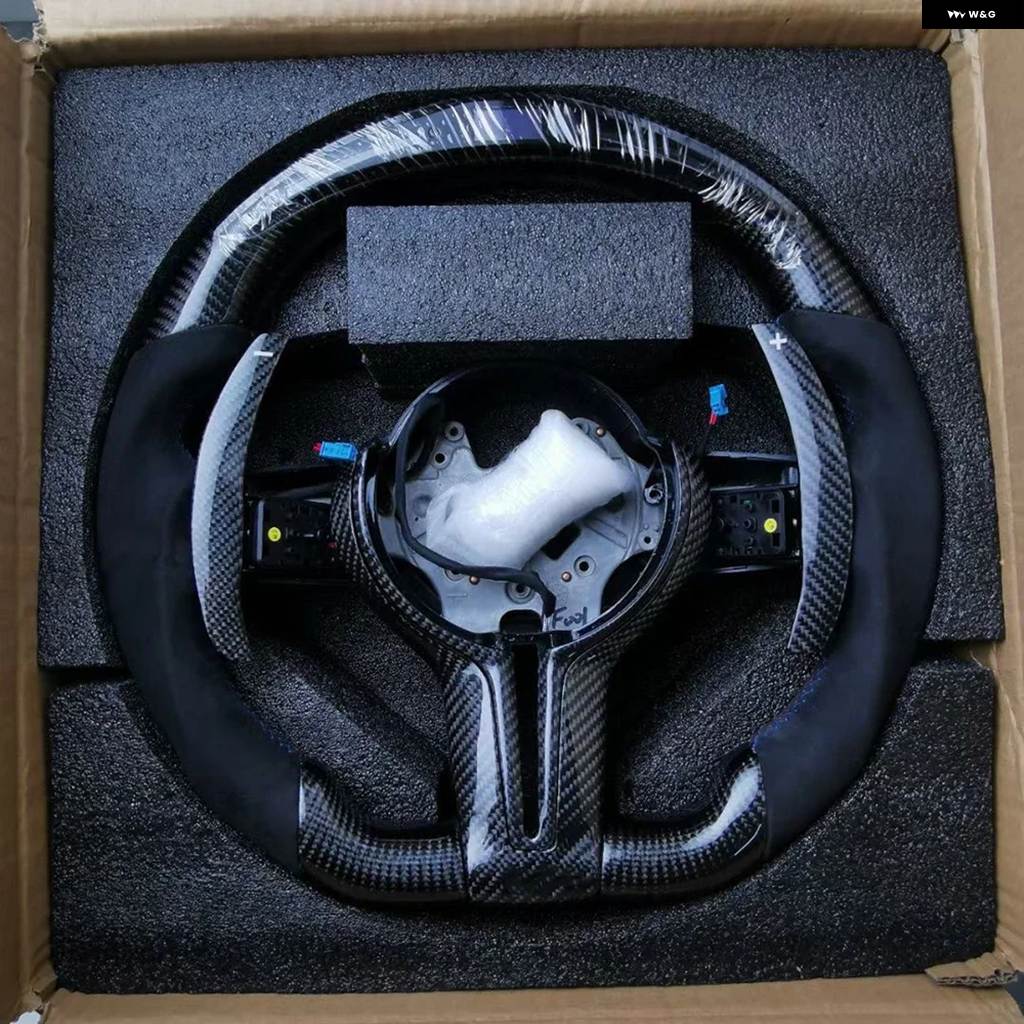 並行輸入品 LED ステアリングホイール カーボン BMW M1 M2 M3 M4 M5 M6 F30 F10 F15 F16 F32 F80 F82 3 4 5 6 X3 X5の画像