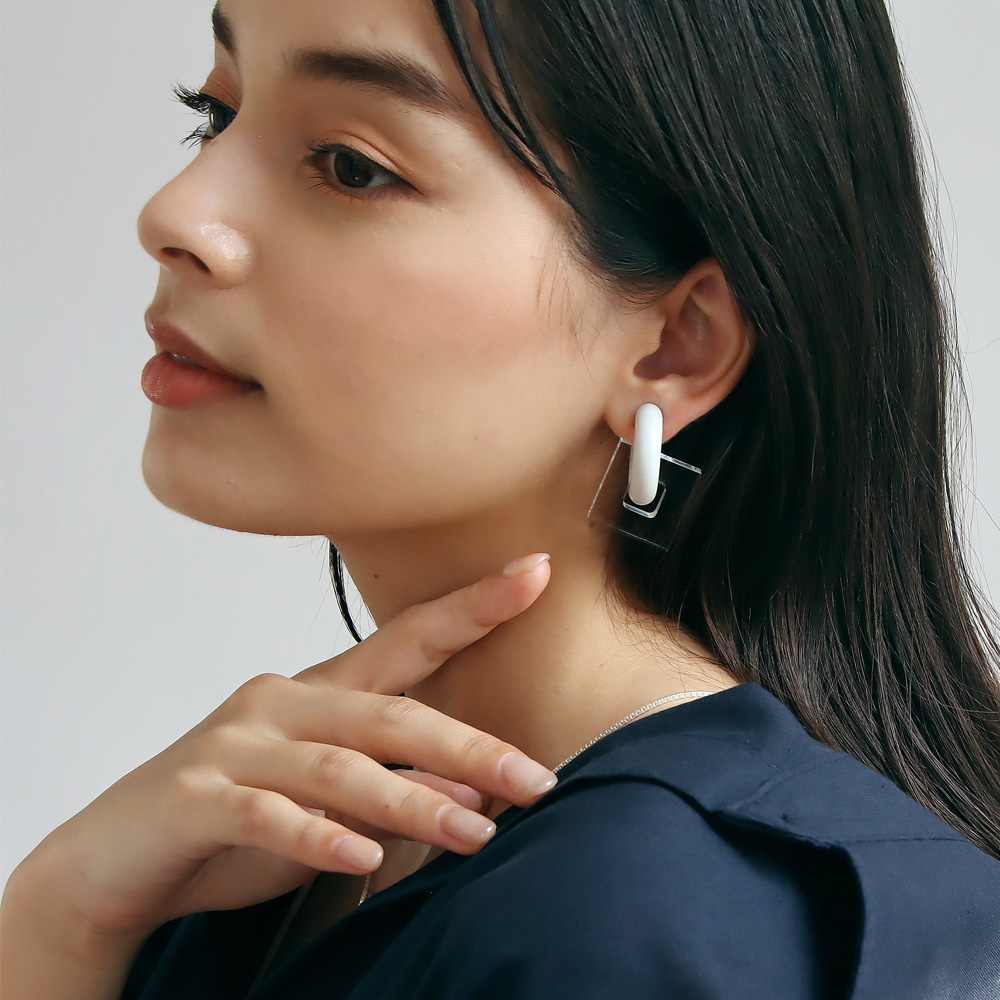 acrylic（アクリリック） 痛くない イヤリング ノンホールピアス 樹脂