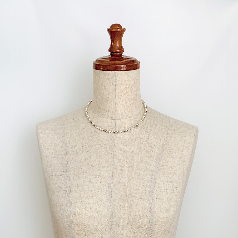 ERICKA NICOLAS BEGAY（エリッカ ニコラス ビゲイ） エリッカ ニコラス