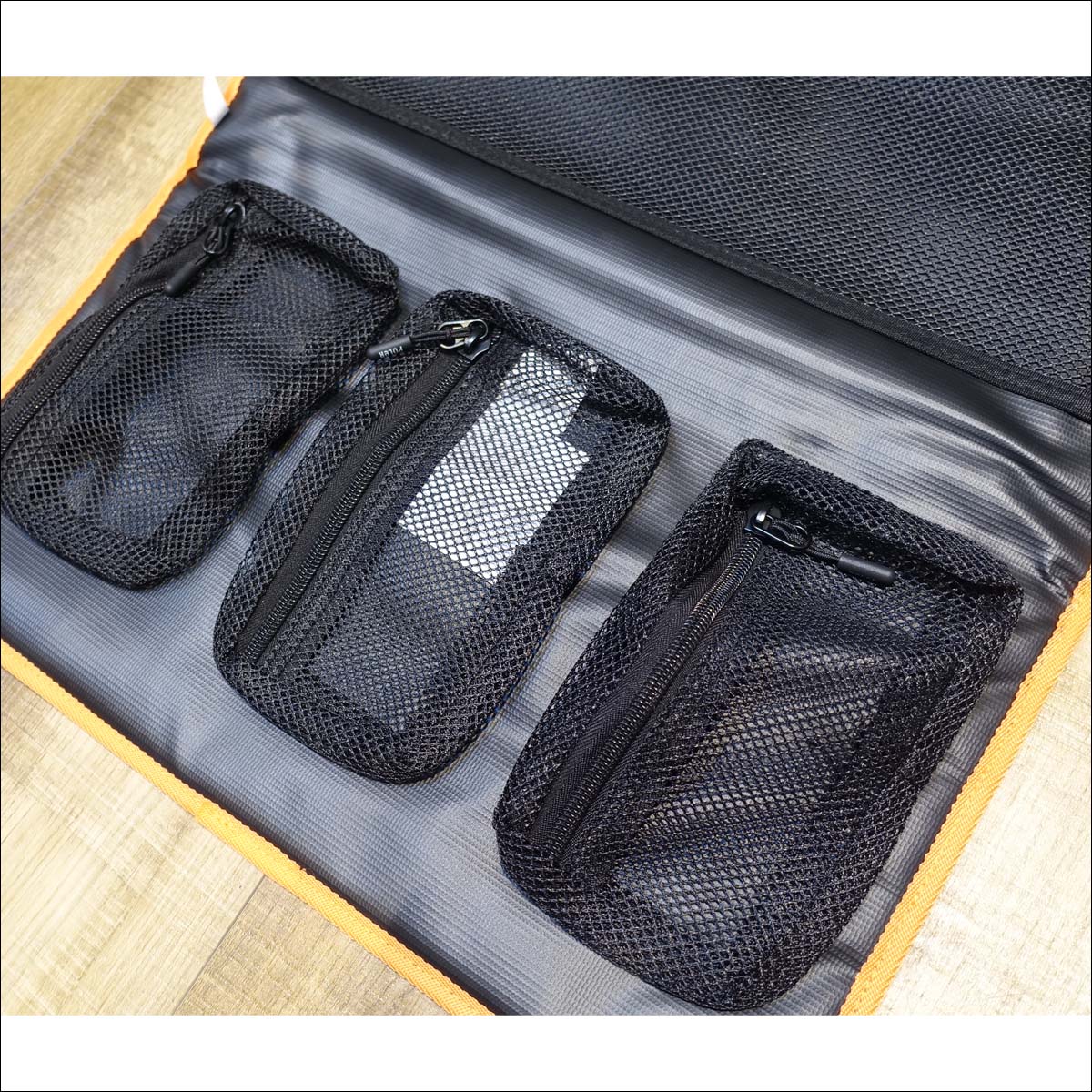 POLeR（ポーラー） 24 POLeR アクセサリーケース サーフィン フィン