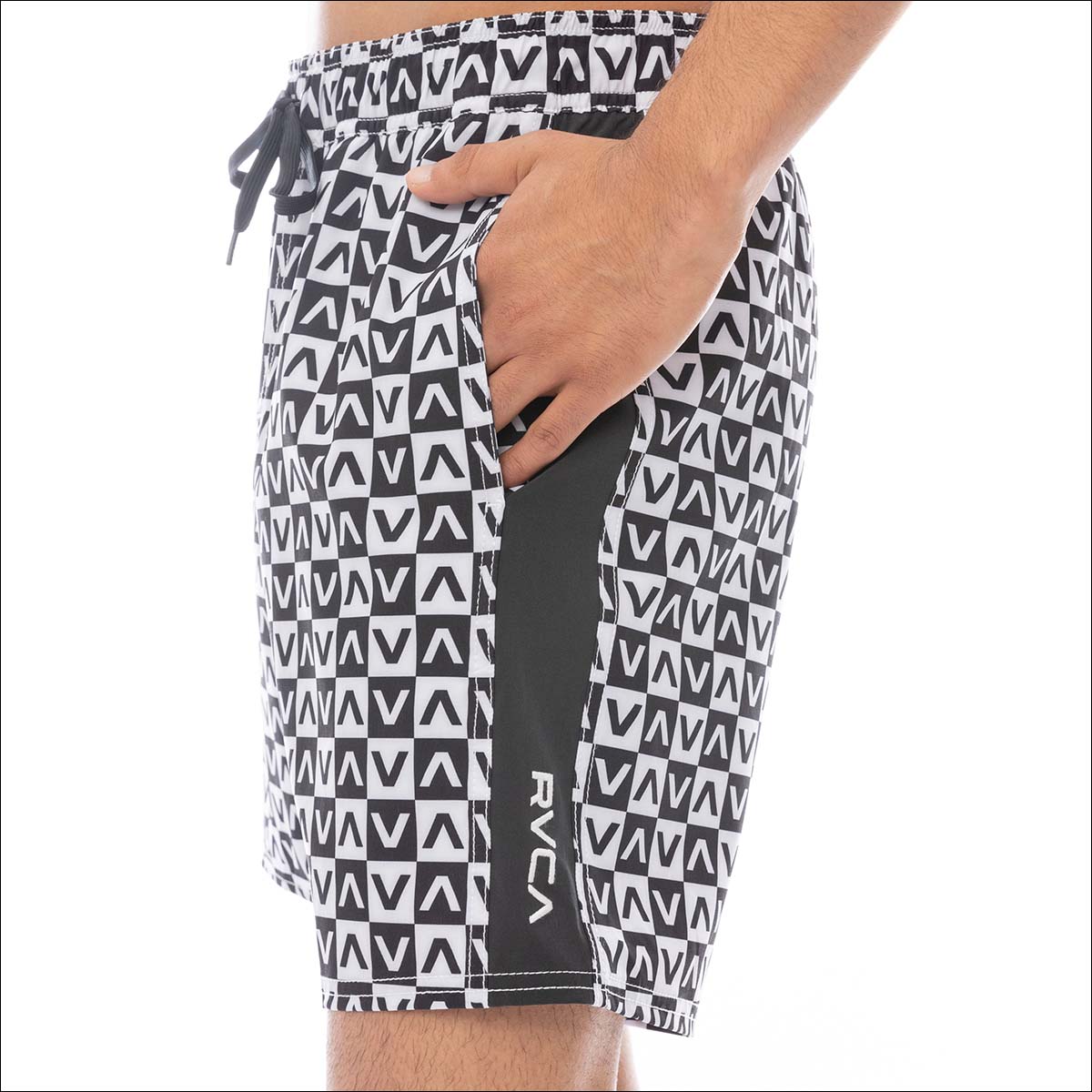 RVCA ルーカ　ボードショーツ　海パン　迷彩 ミッドレングス 水着 サイズ30 RVCA ルーカ ボードショーツ 海パン 迷彩 ミッドレングス 水着