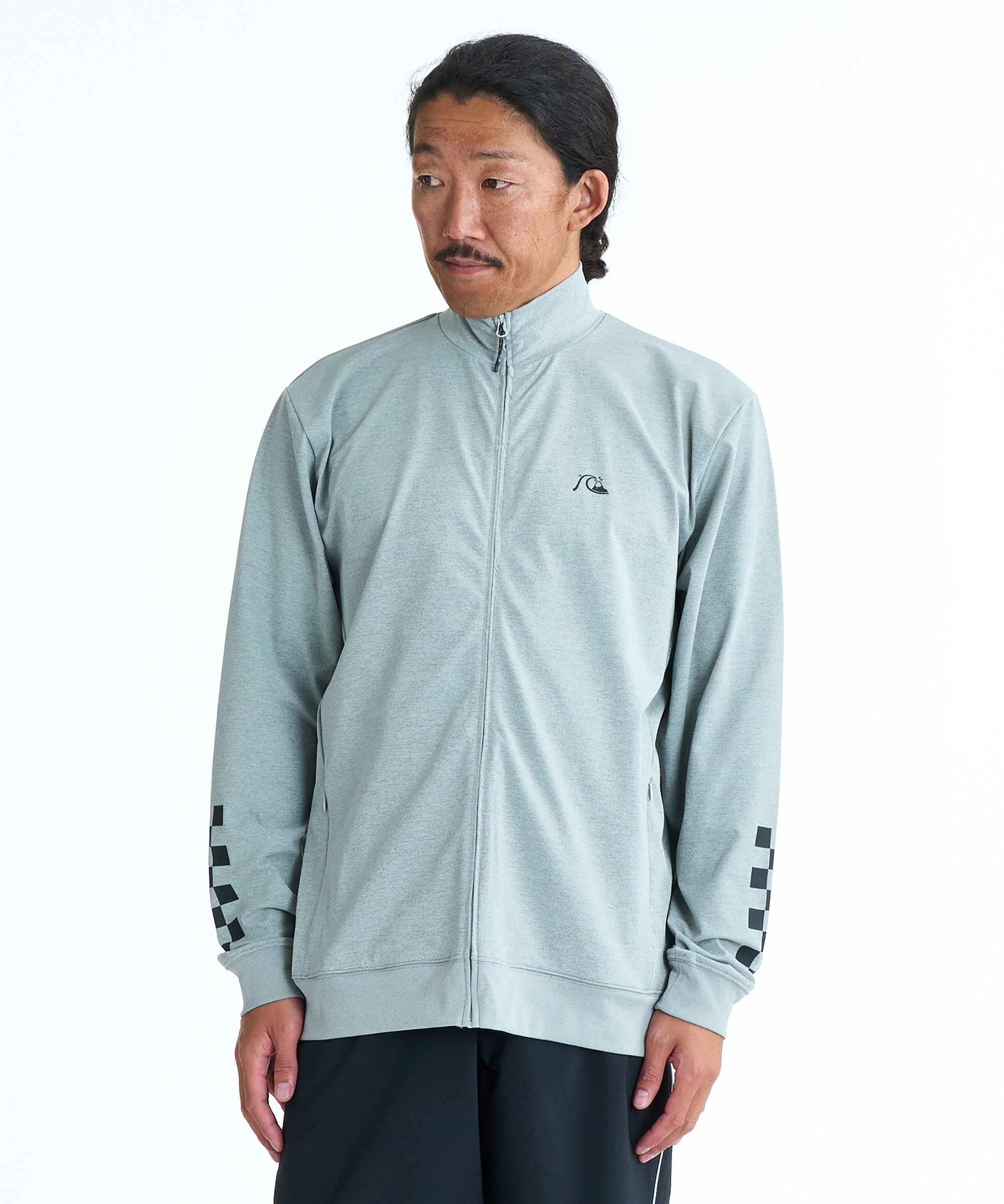  Man 未使用すのチル☆トレーナーSet Quiksilver（クイックシルバー） 26SS QUIKSILVER ラッシュガード