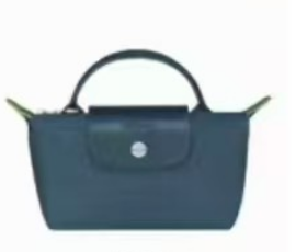 新品未使用　longchamp ロンシャン ハンドル付きポーチ　スカイブルー 新品未使用 longchamp ロンシャン ハンドル付きポーチ スカイ