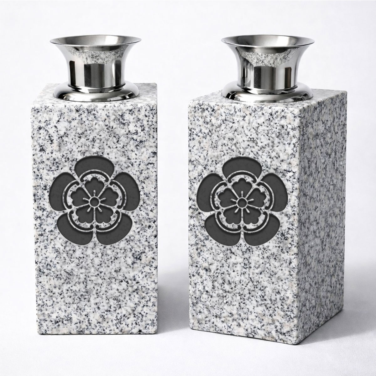 お墓用 花立L 天然白御影石 墓装用品 12cm角 16kg | 家紋彫刻で故人へ