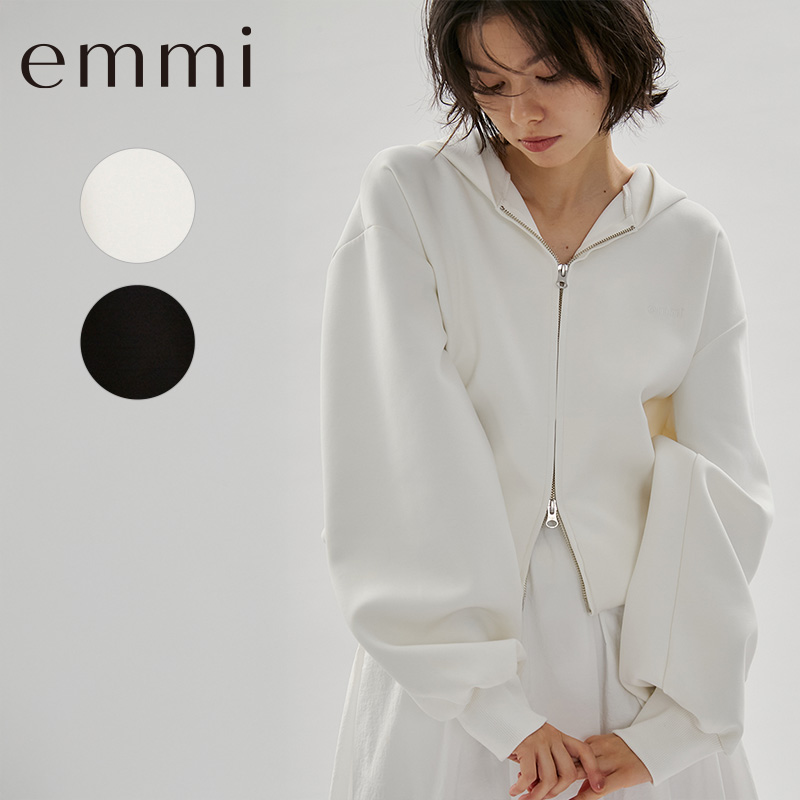 新品同　emmi yoga エミヨガ　ヨガウェア　フェザー柄　オフホワイト　S emmi yoga（エミヨガ） エミ セール 20%OFF emmi ヨガウェア アウター
