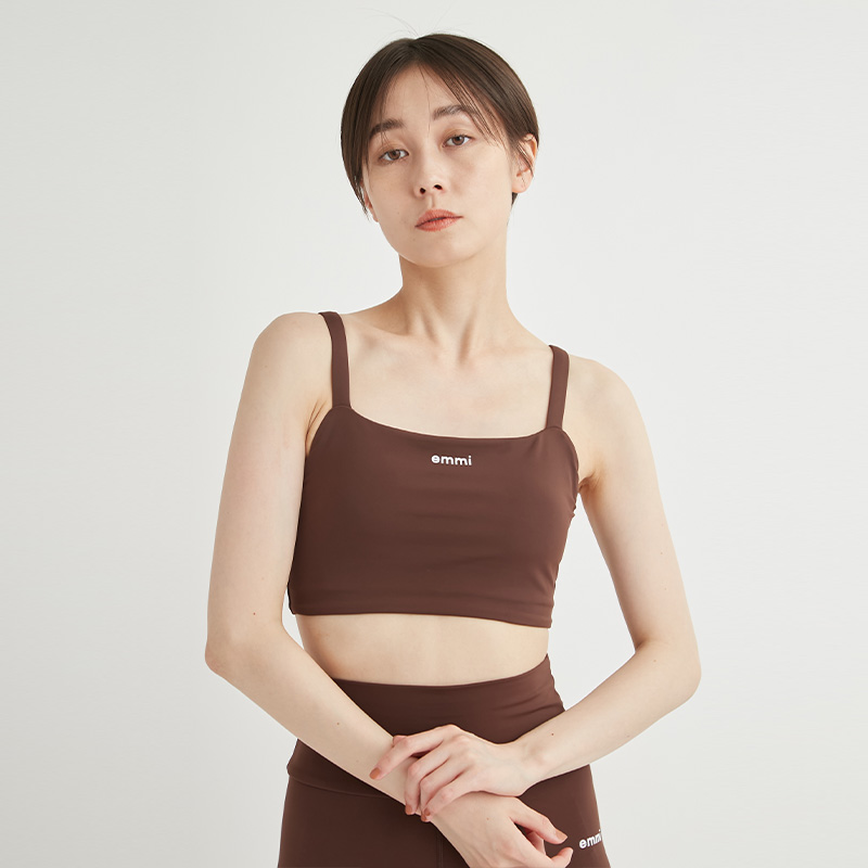 エミ ヨガ サスティナレッチブラトップ
