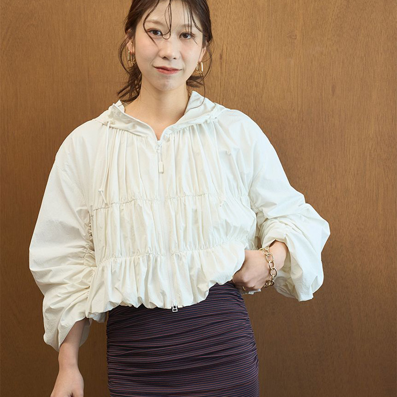 emmi yoga（エミヨガ） エミ emmi アウター Movique シャーリング