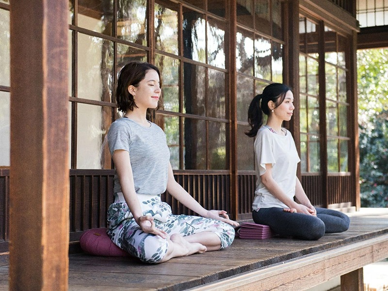 yogaworks ヨガワークス ヨガザフ（座布）