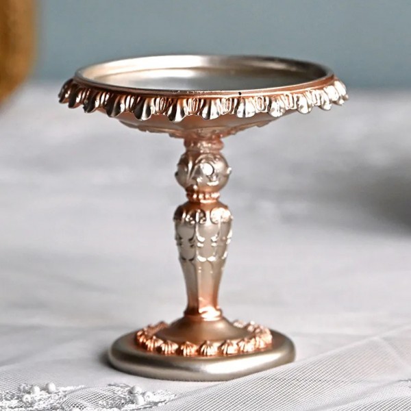 フランス家具・フランス雑貨・アンティーク調なフレンチスタイルの