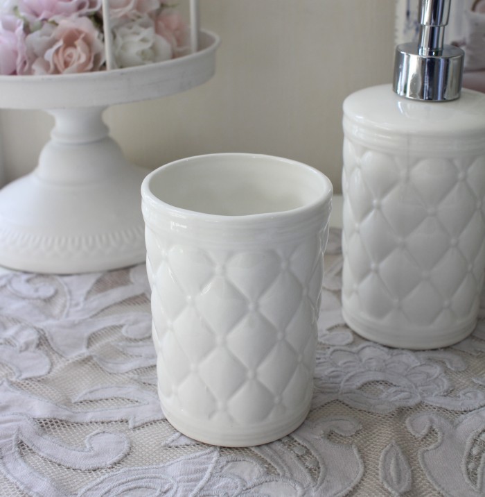 値下げ　合計40点　珍しい白磁　ソープ　歯ブラシ　花瓶 mm-11-03.jpg