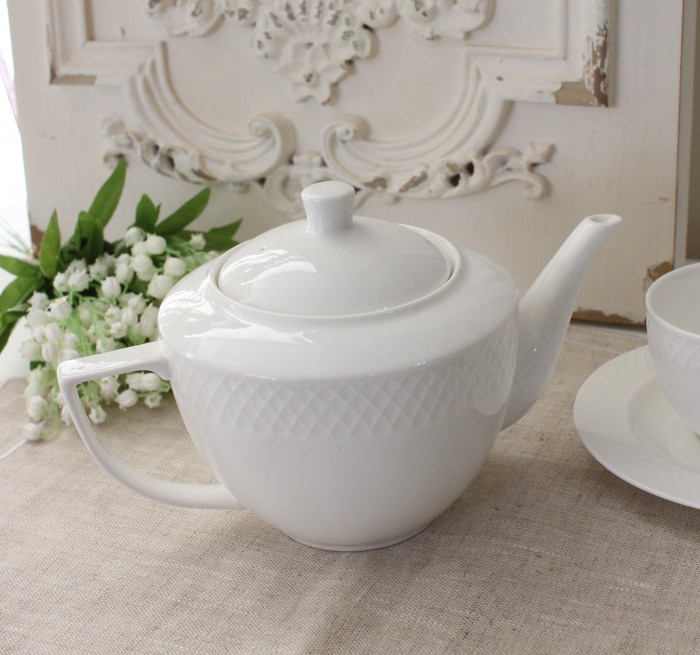 ss2430　ジュリスカ　ティーポット　ホワイト　2L　洋風　お茶 　Juliska　BERRY&THREADコレクション　ハンドメイド　白 　洋食器　陶器　ポルトガル製 ss2430 ジュリスカ ティーポット ホワイト 2L 洋風 お茶 Juliska