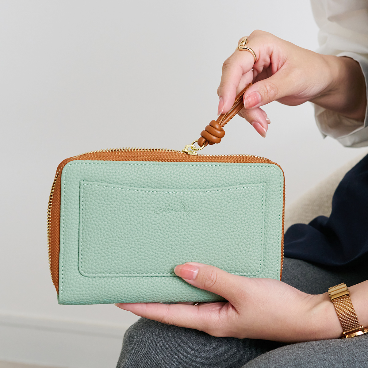 LIZDAYS 通帳ケース スキミング防止 磁気 レディース ファスナー メンズ 牛革 磁気 防止 磁気シールド 防犯 大容量 RIFD キャッシュカード | LIZDAYS | 05