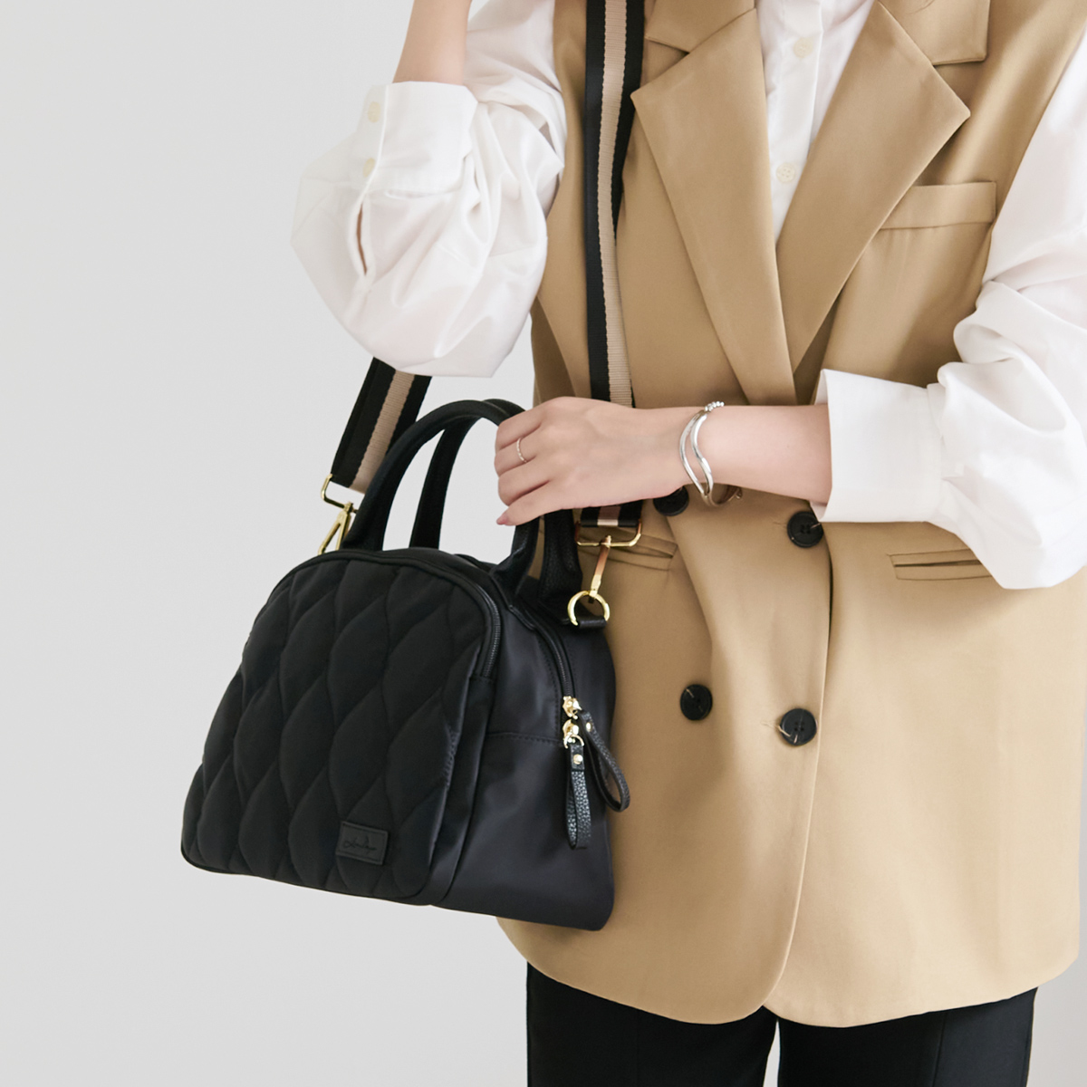 トートバッグ レディース ショルダーバッグ 斜め掛け 大人 軽量 ナイロン 2WAY キルティング 撥水 ハンドバッグ 自立 底鋲 斜めがけバッグ | LIZDAYS | 05