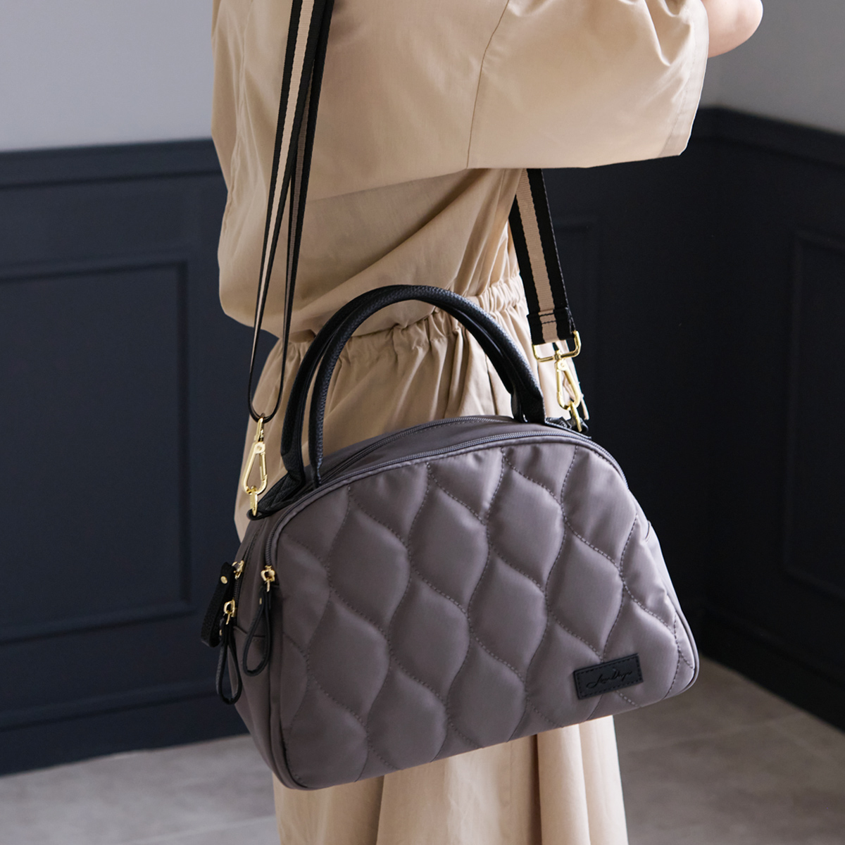 トートバッグ レディース ショルダーバッグ 斜め掛け 大人 軽量 ナイロン 2WAY キルティング 撥水 ハンドバッグ 自立 底鋲 斜めがけバッグ | LIZDAYS | 04