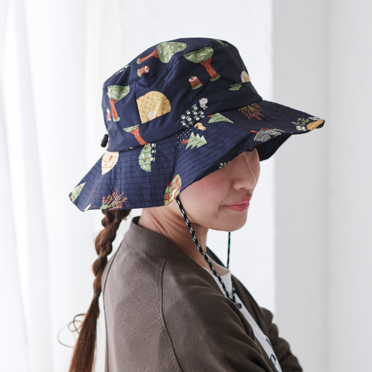 人気デザイナー 帽子 サファリハット レディース メンズ 防水 UVカット ユニセックス 傘生地 アウトドア 紫外線防止 撥水 UV遮蔽率98%以上  雨よけ ハット あご紐 財布、帽子、ファッション小物