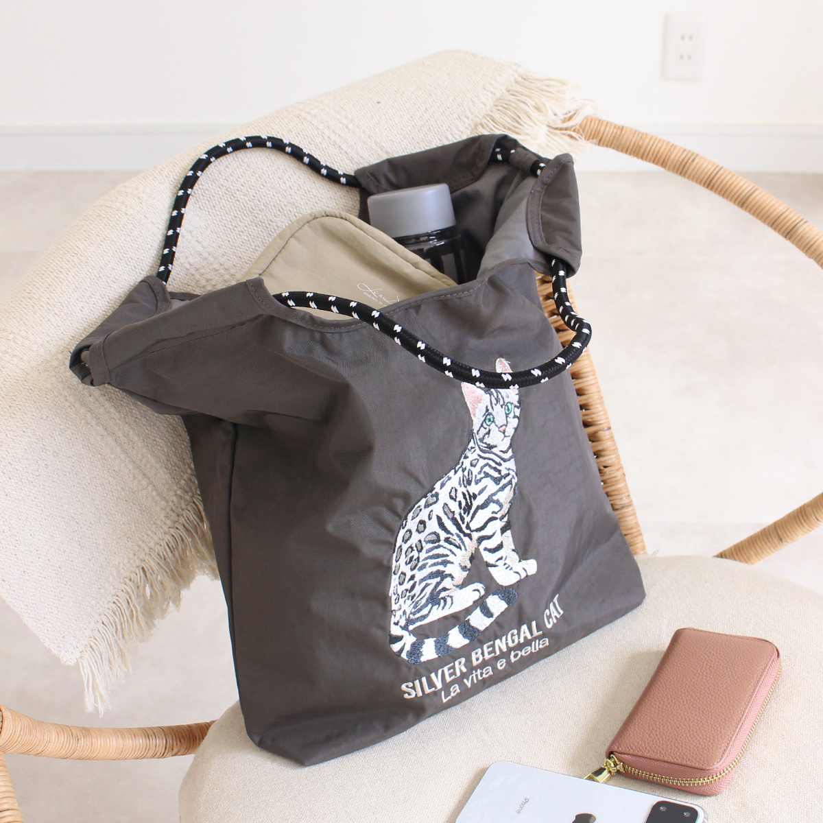 トートバッグ レディース 刺繍バッグ エコバッグ 刺しゅう ナイロン A4 肩掛け 手提げ 軽量 マチ広 ポケット付き 鞄 |  | 03