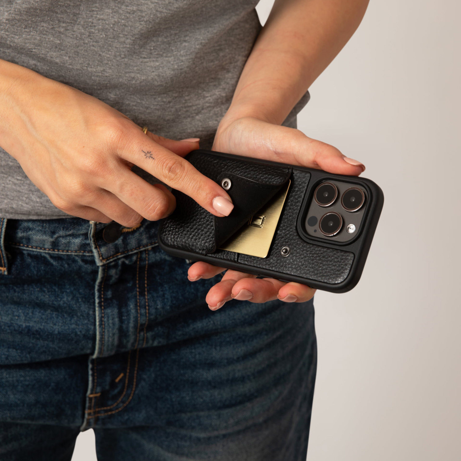 BANDOLIER（バンドリヤー） スマホショルダー スマホケース iPhone16