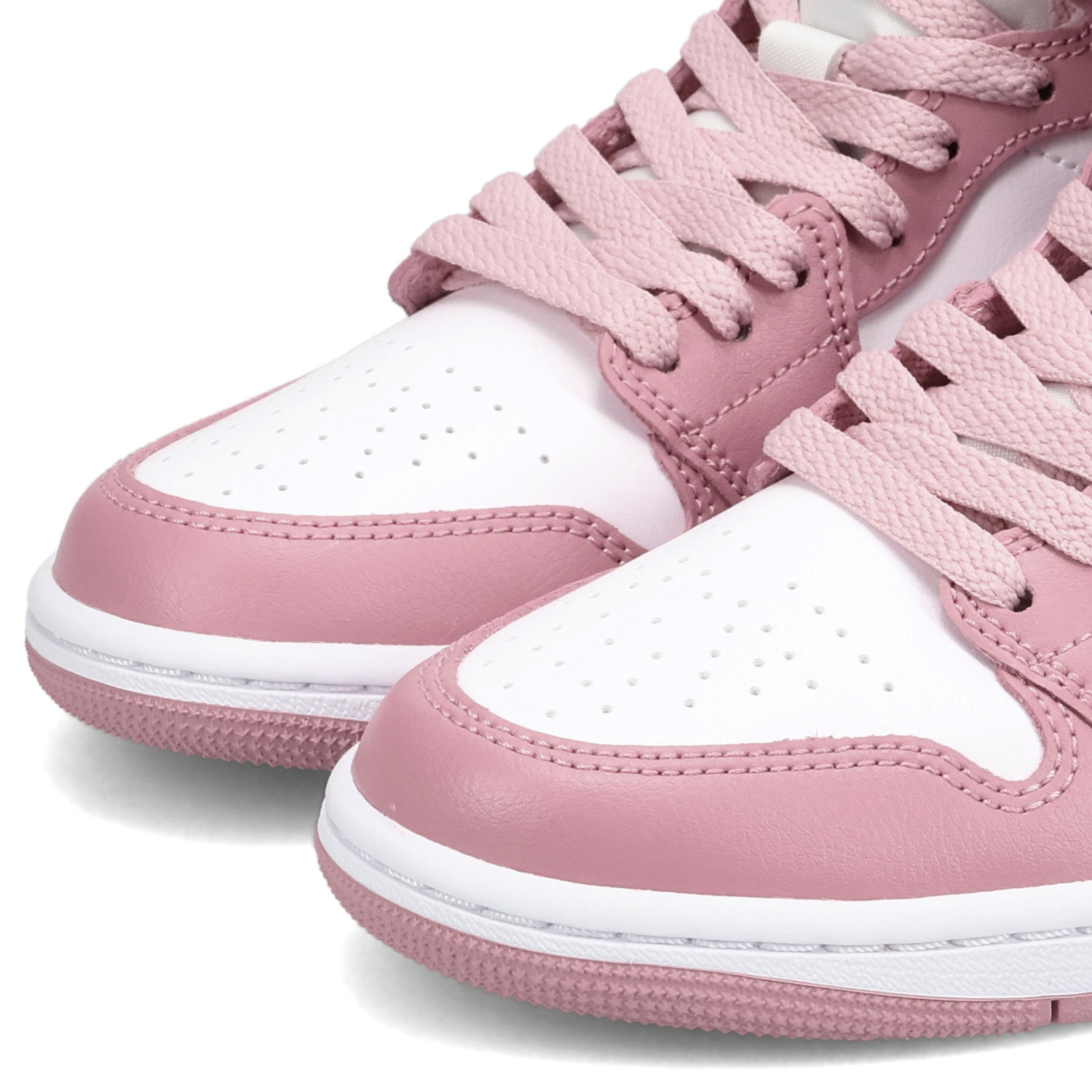 NIKE（ナイキ） ウィメンズ エアジョーダン1 ミッド スニーカー