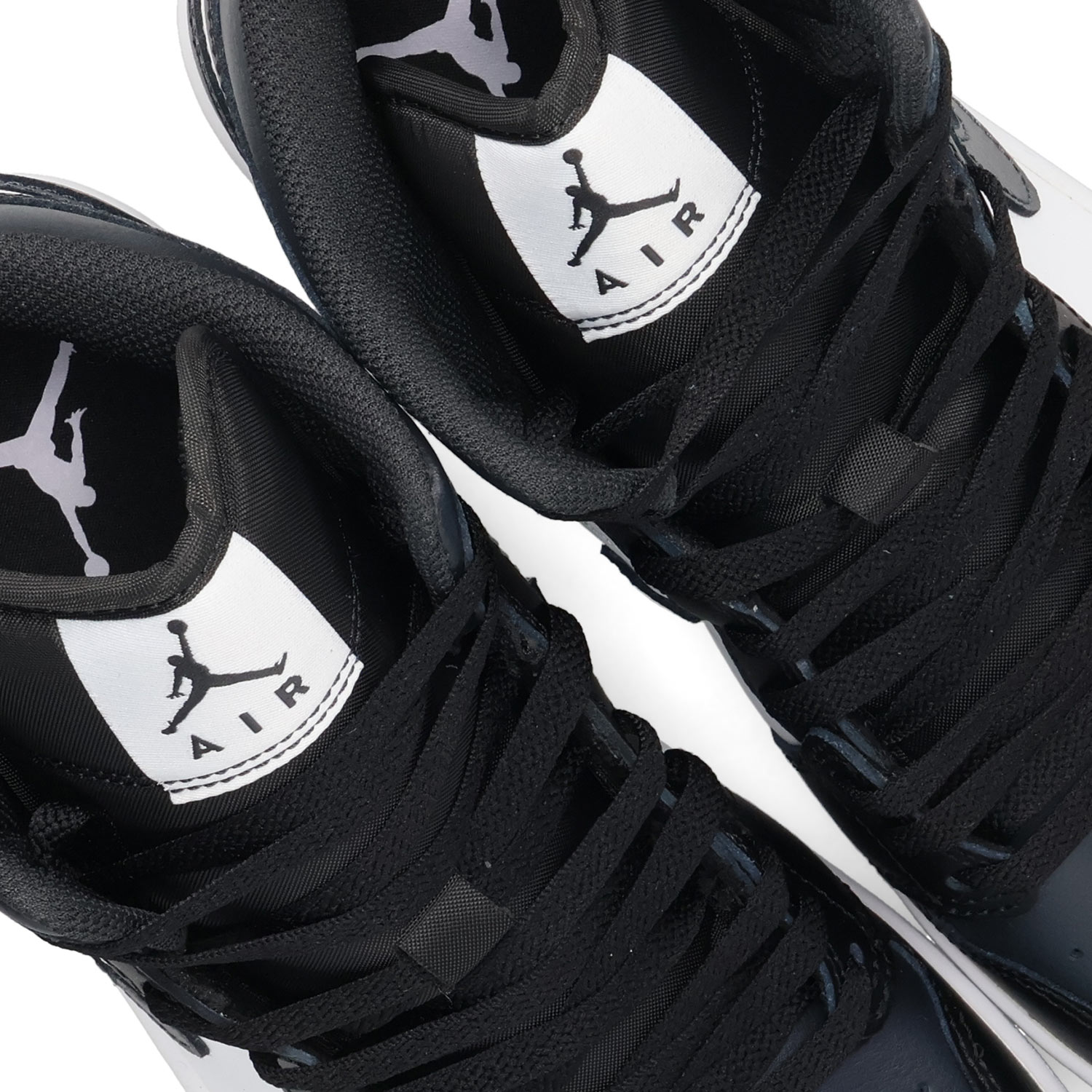 エアジョーダン1 ミッド　dq8426-010 NIKE（ナイキ） エアジョーダン1 ミッド スニーカー メンズ AIR JORDAN