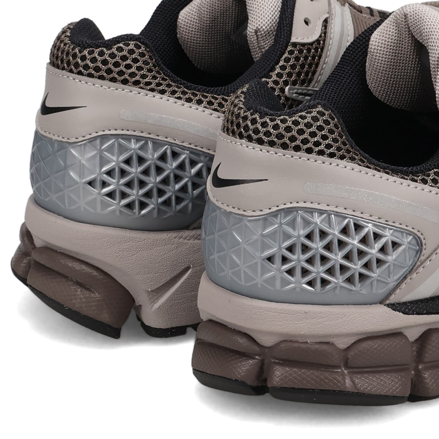 nike-fb9149-005_6.jpg
