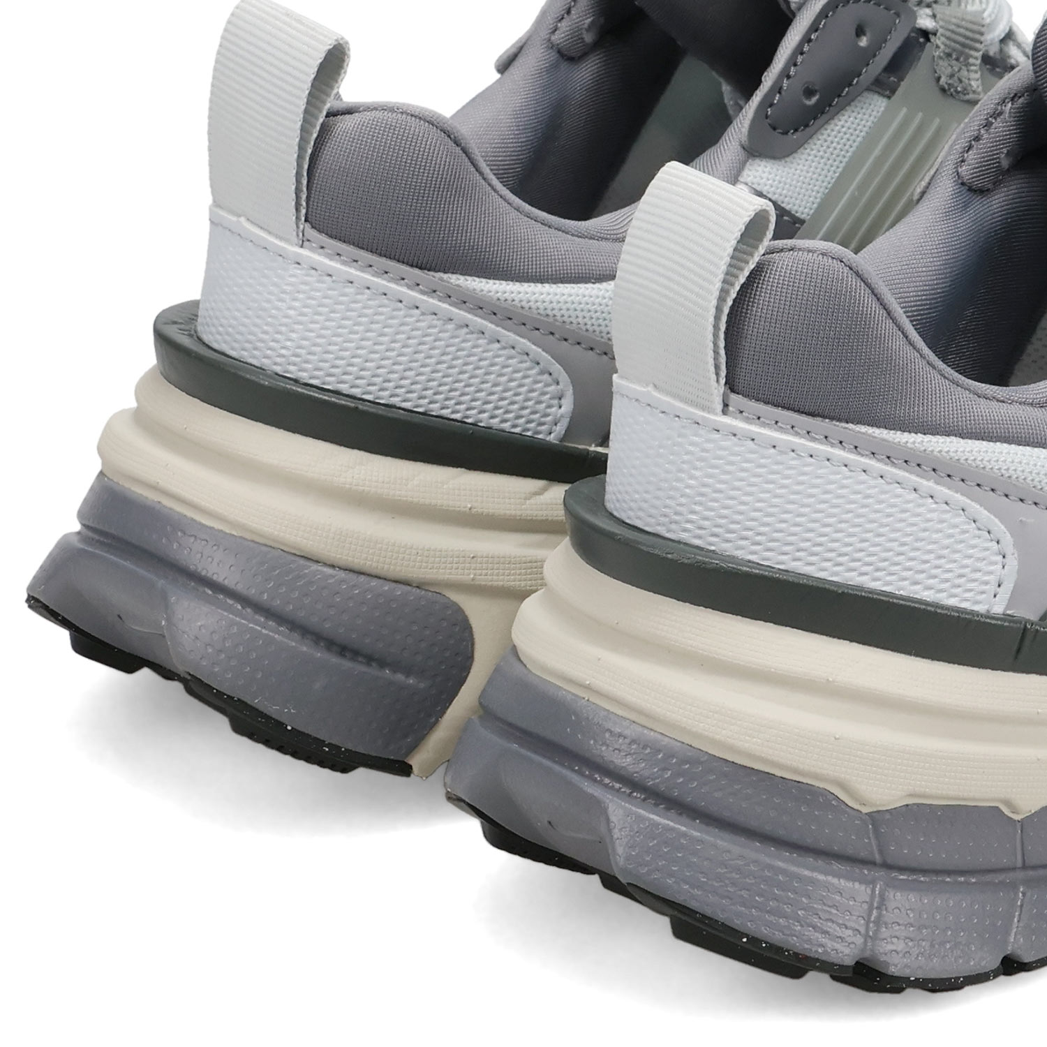 NIKE（ナイキ） ラン V2K スニーカー メンズ V2K レディース グレー