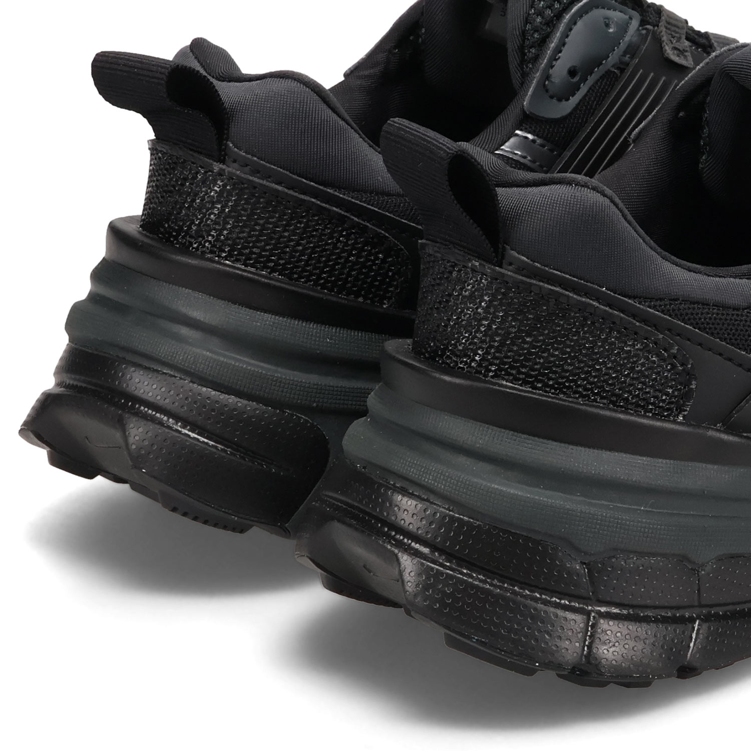 NIKE（ナイキ） スニーカー V2K メンズ ブラック RUN HJ4497-001 黒
