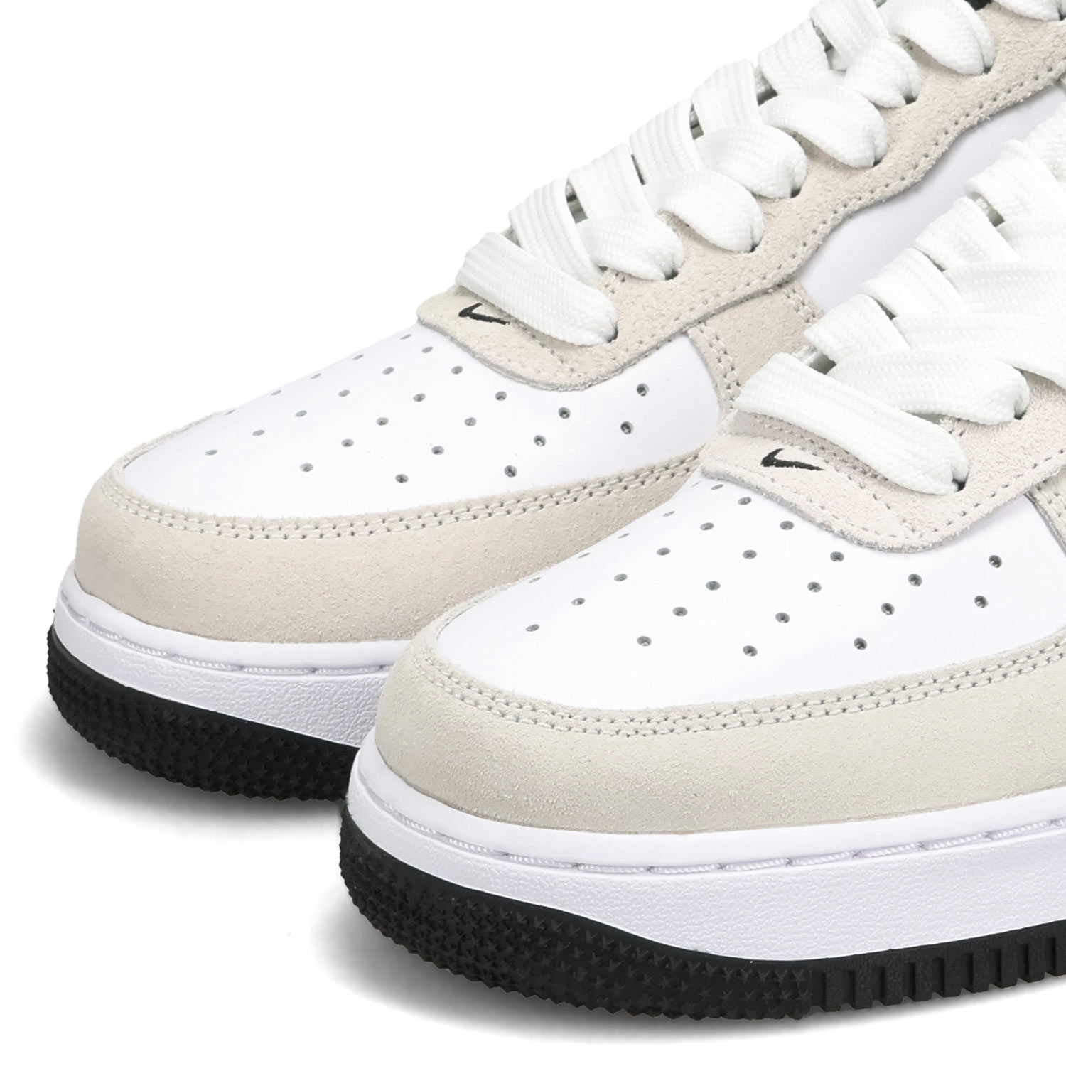 NIKE（ナイキ） エアフォース1 07 LV8 スニーカー メンズ レディース