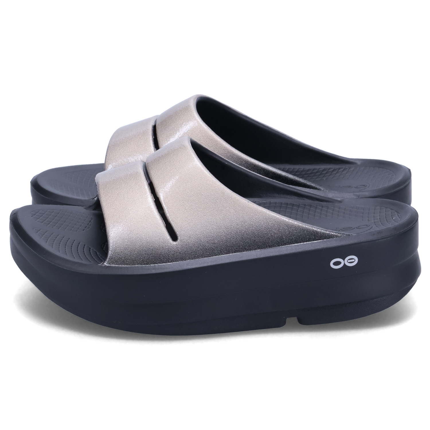 OOFOS/ウーフォス レディース サンダル 厚底 リカバリー OOMEGA