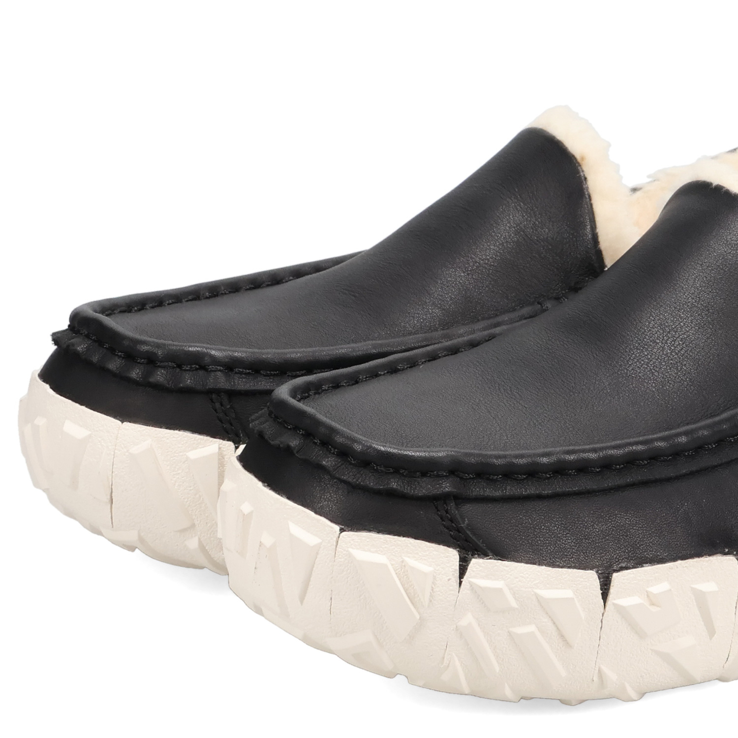 UGG DELUXE LOAFER(デラックス ローファー) ブラック　24cm UGG DELUXE LOAFER(デラックス ローファー) ブラック24cm