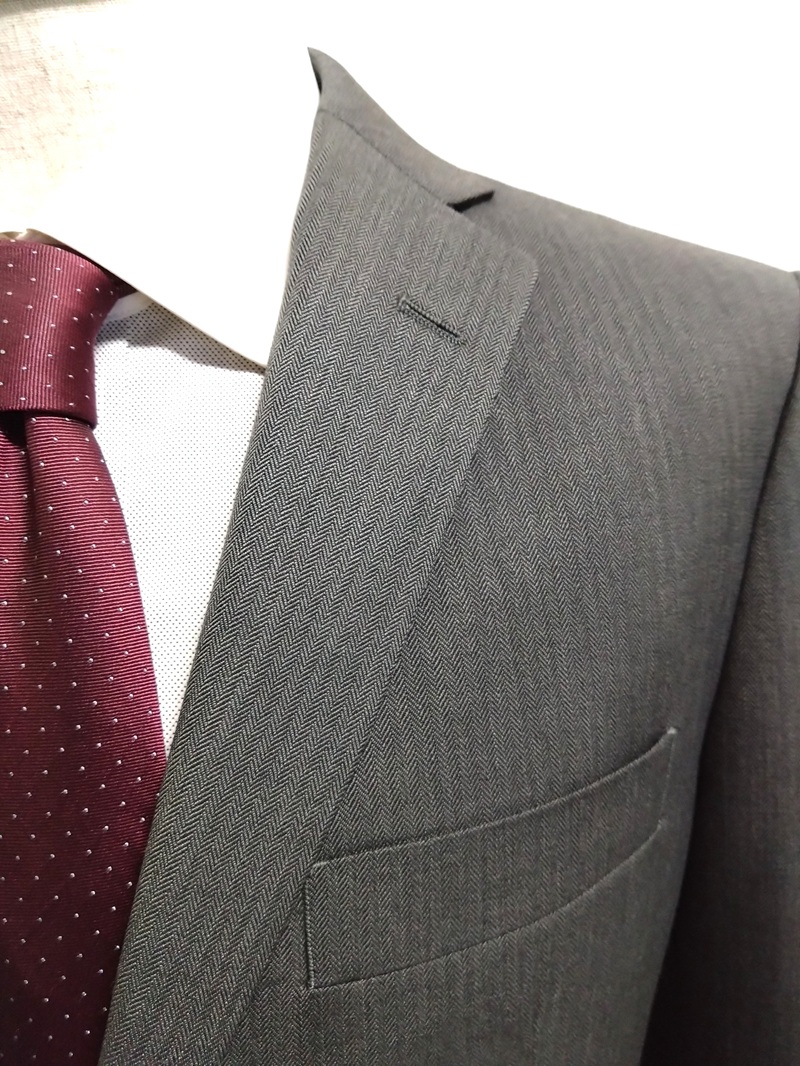 メンズビジネススーツ 秋冬 やや細身 サイズA4 A5 A6 A7 AB4 AB5 AB6 AB7 AB8 BB4 BB5 BB6 BB7 BB8　2つボタンノータック 15561 15570 15579 メンズビジネススーツ 秋冬サイズA4〜A7 AB4〜AB8 BB4〜BB8 やや細身 2