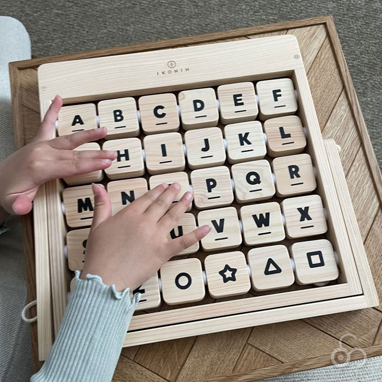 正規品) IKONIH アイコニー おもちゃ アルファベット (ALPHABET) T0012