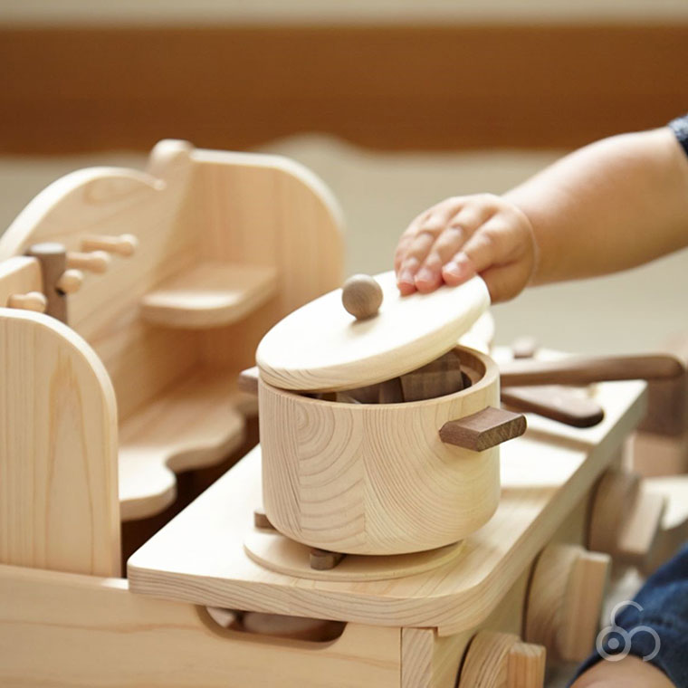 (正規品) IKONIH アイコニー おもちゃ ミニキッチン (MINI KITCHEN) T0014 ままごと ごっこ遊び ガスコンロ 国産ひのき プレゼント 誕生日の画像